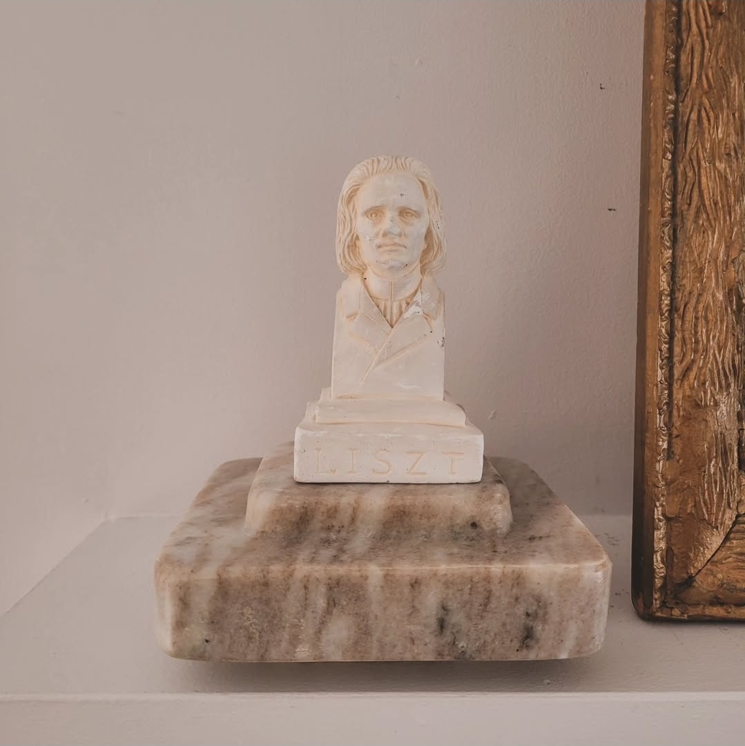 Mini Liszt Chalkware Bust