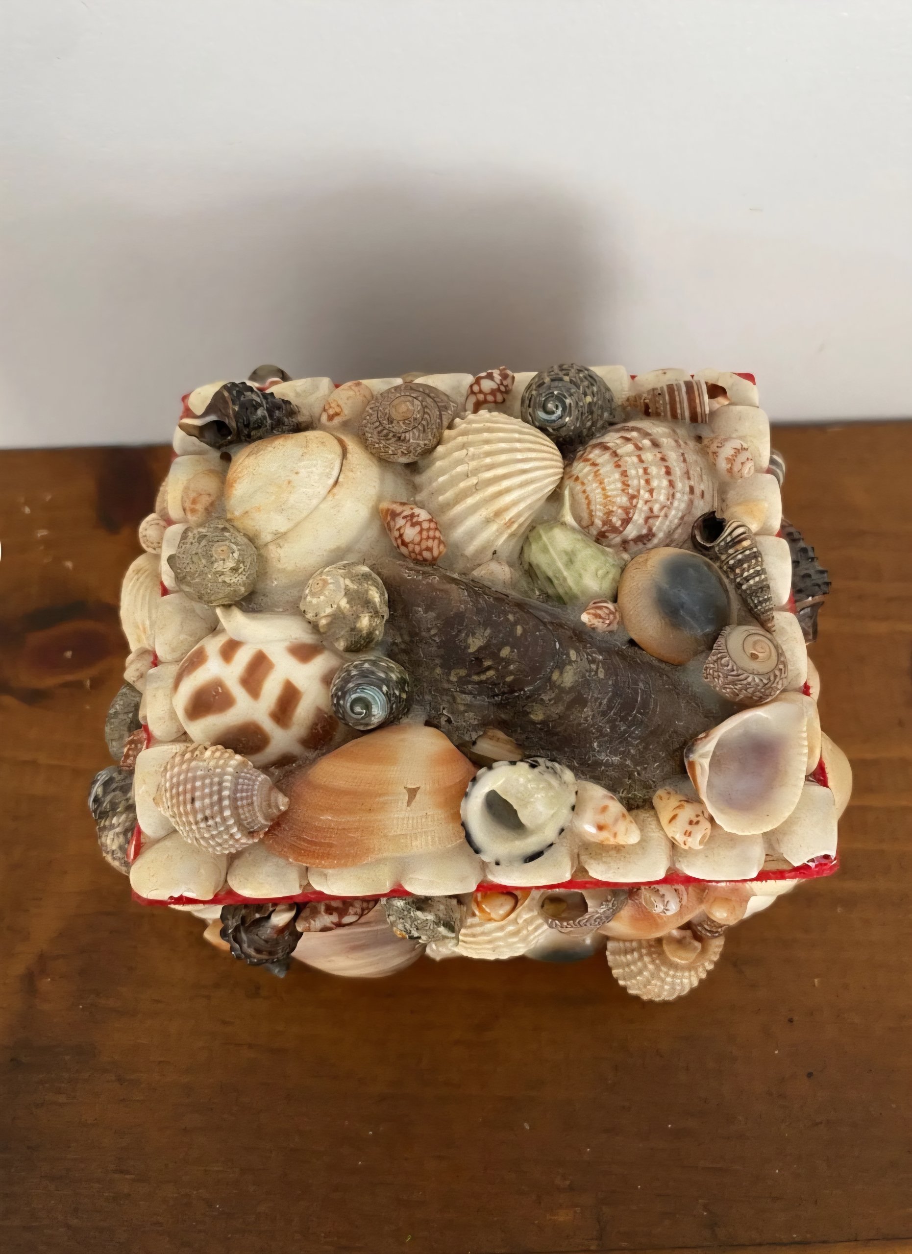 Vintage Hawaiian Seashell Jewelry Box — view 2