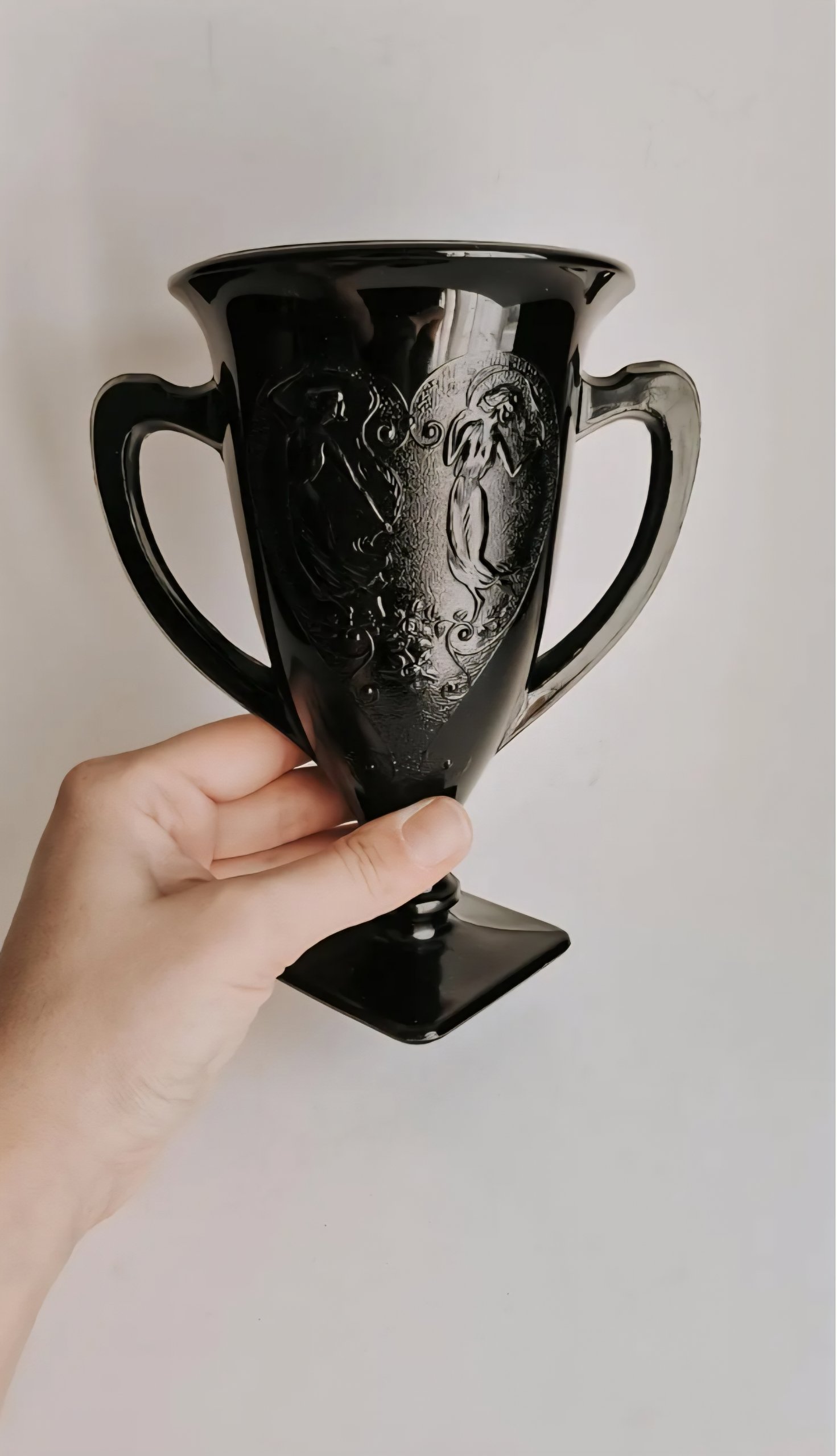 Vintage L.E. Smith Black Amethyst Trophy Vase — view 3