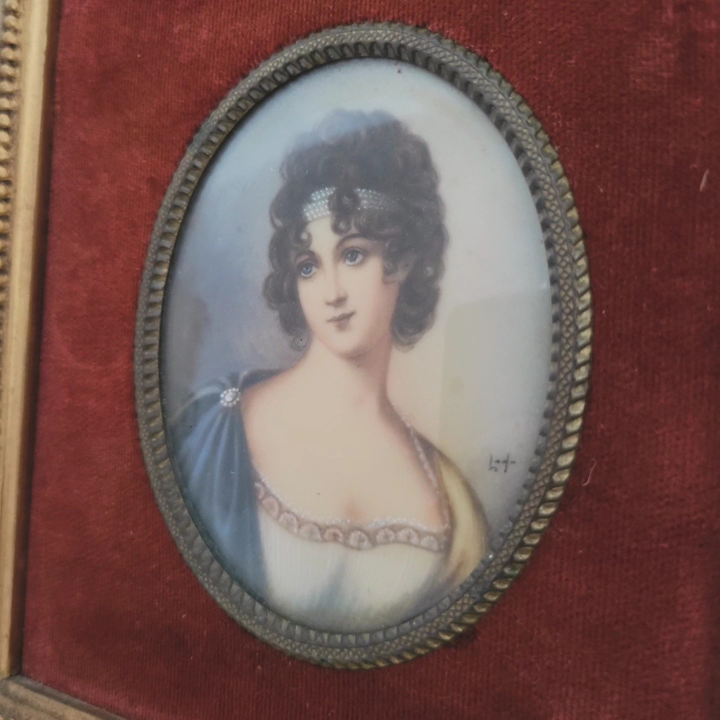 Portrait in Ornate Gilt Frame — view 5
