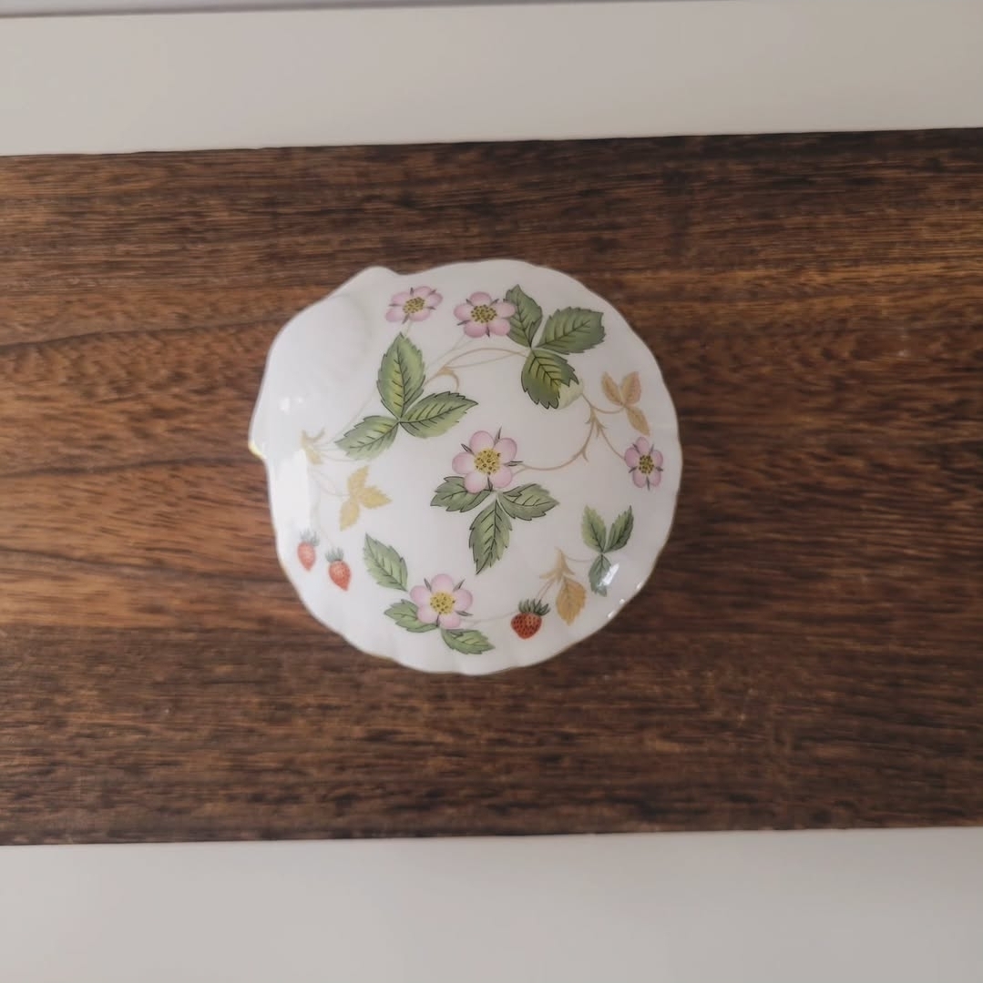 Wedgwood Wild Strawberry Trinket Box