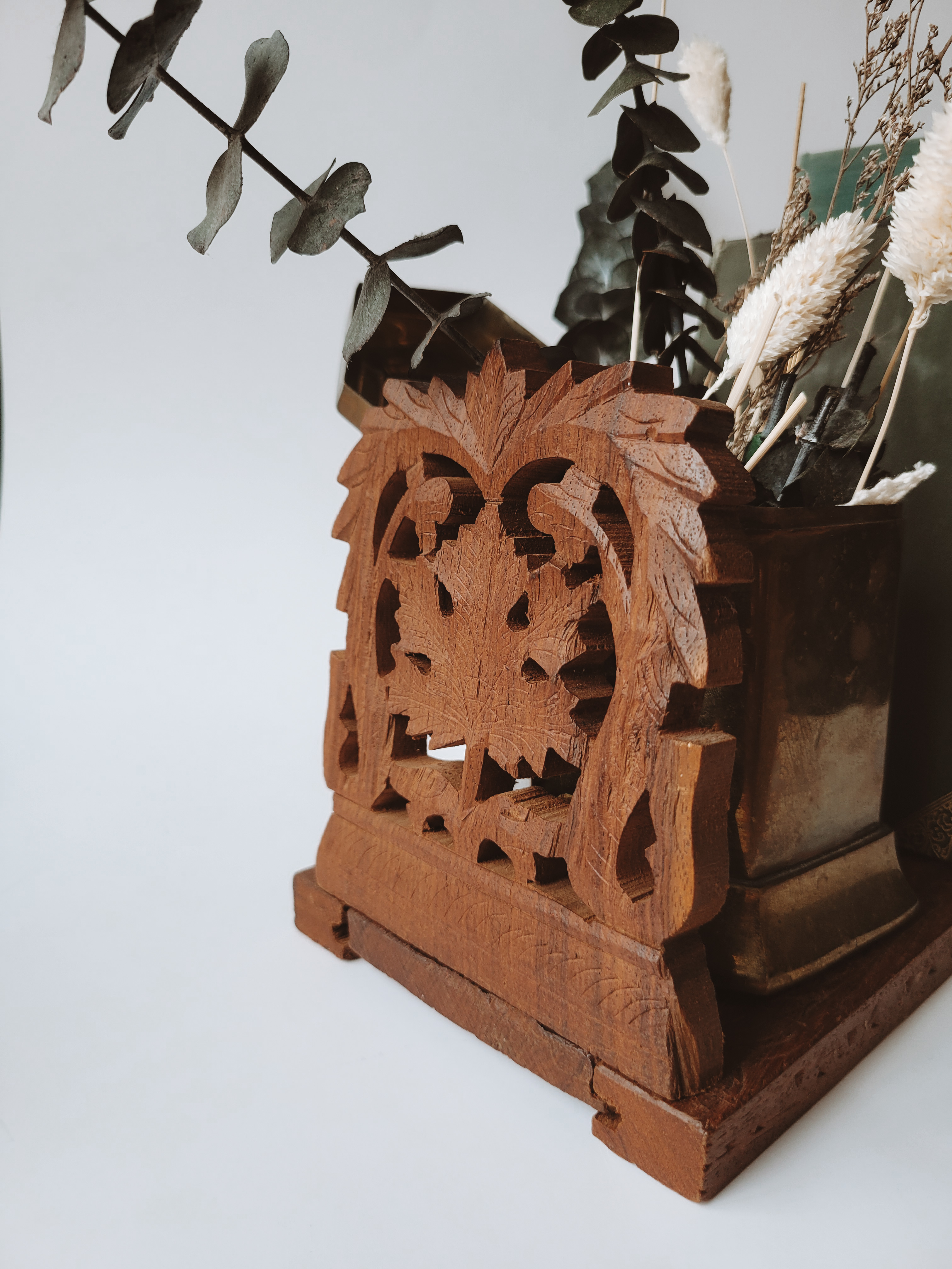 Carved Wood Expandable Bookend