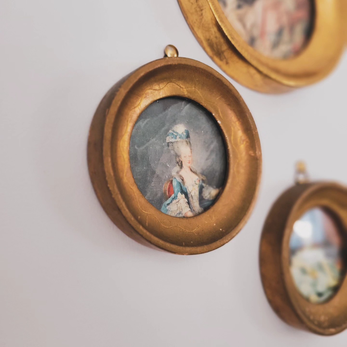 Mini Florentine-Style Portraits | Set of 3. — view 3
