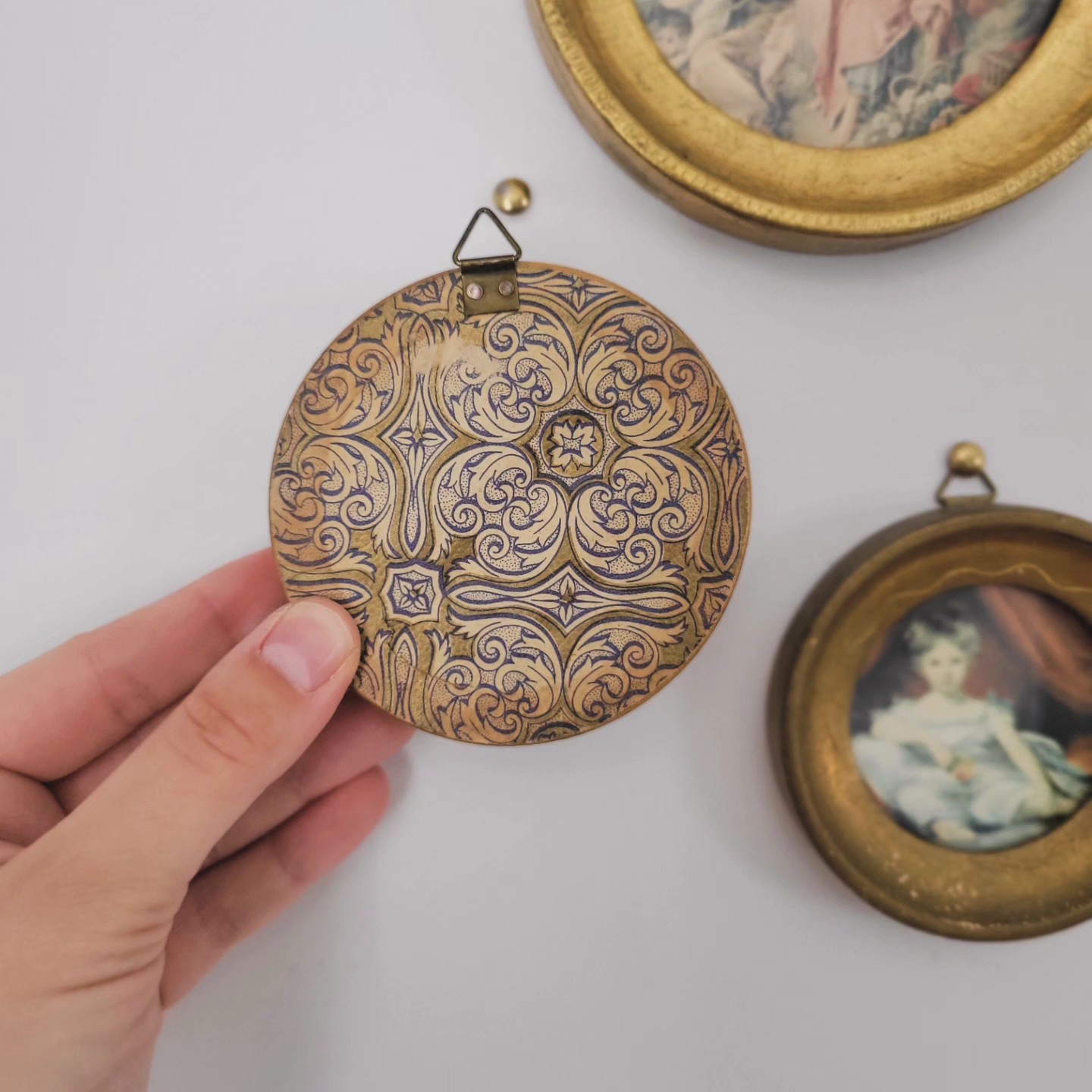 Mini Florentine-Style Portraits | Set of 3. — view 5