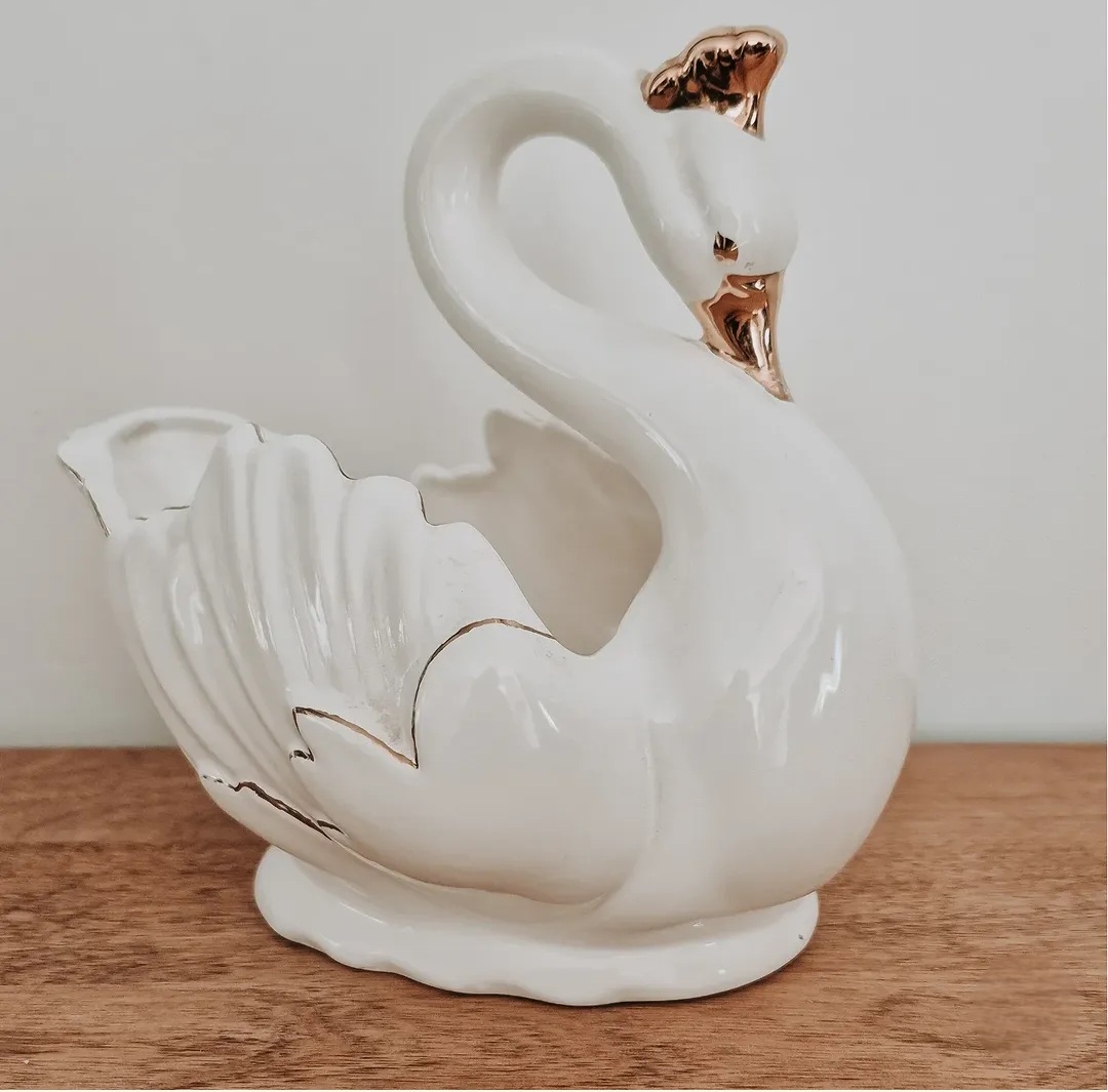 Swan Planter