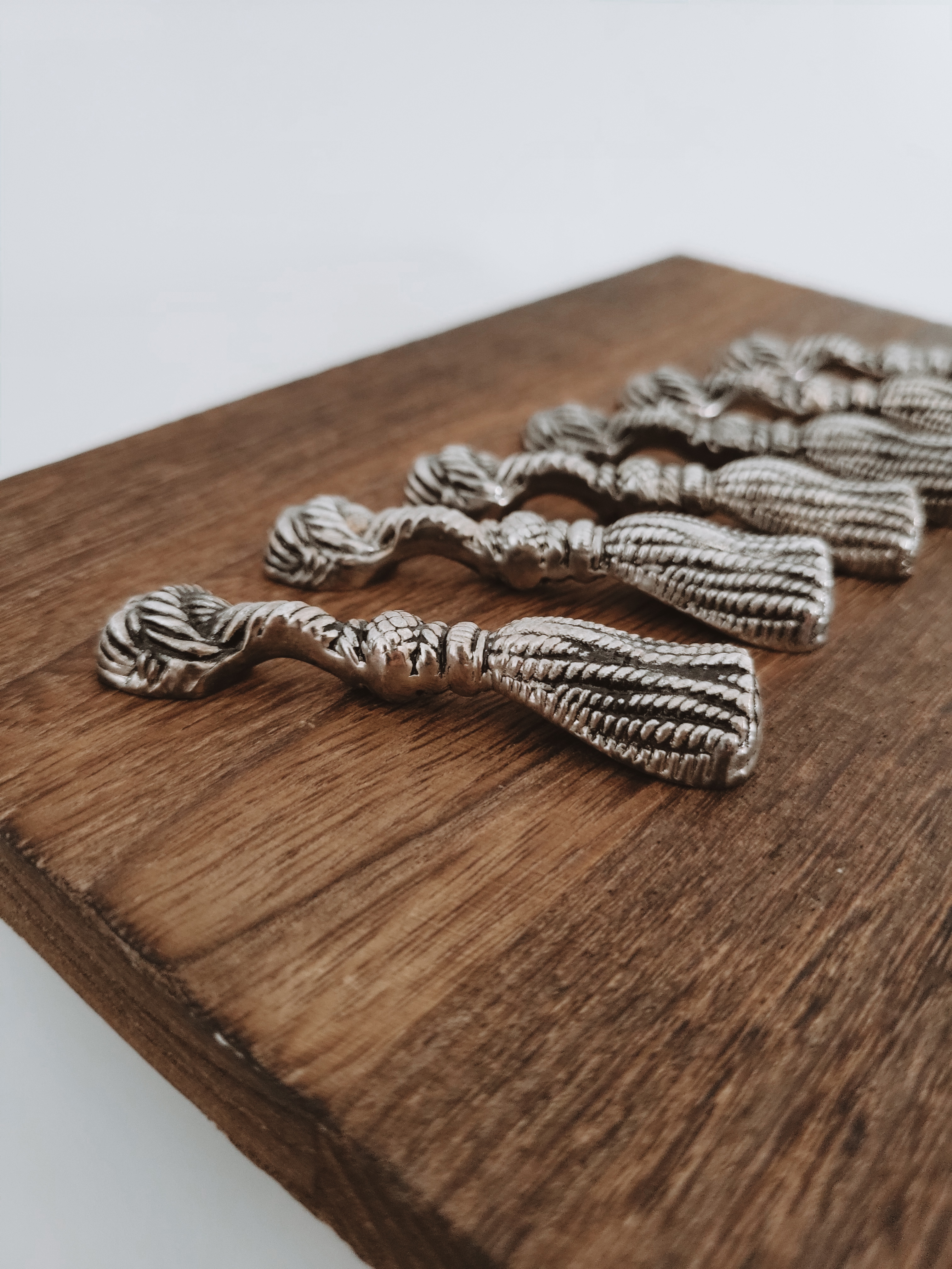 Tassle Knife Rests