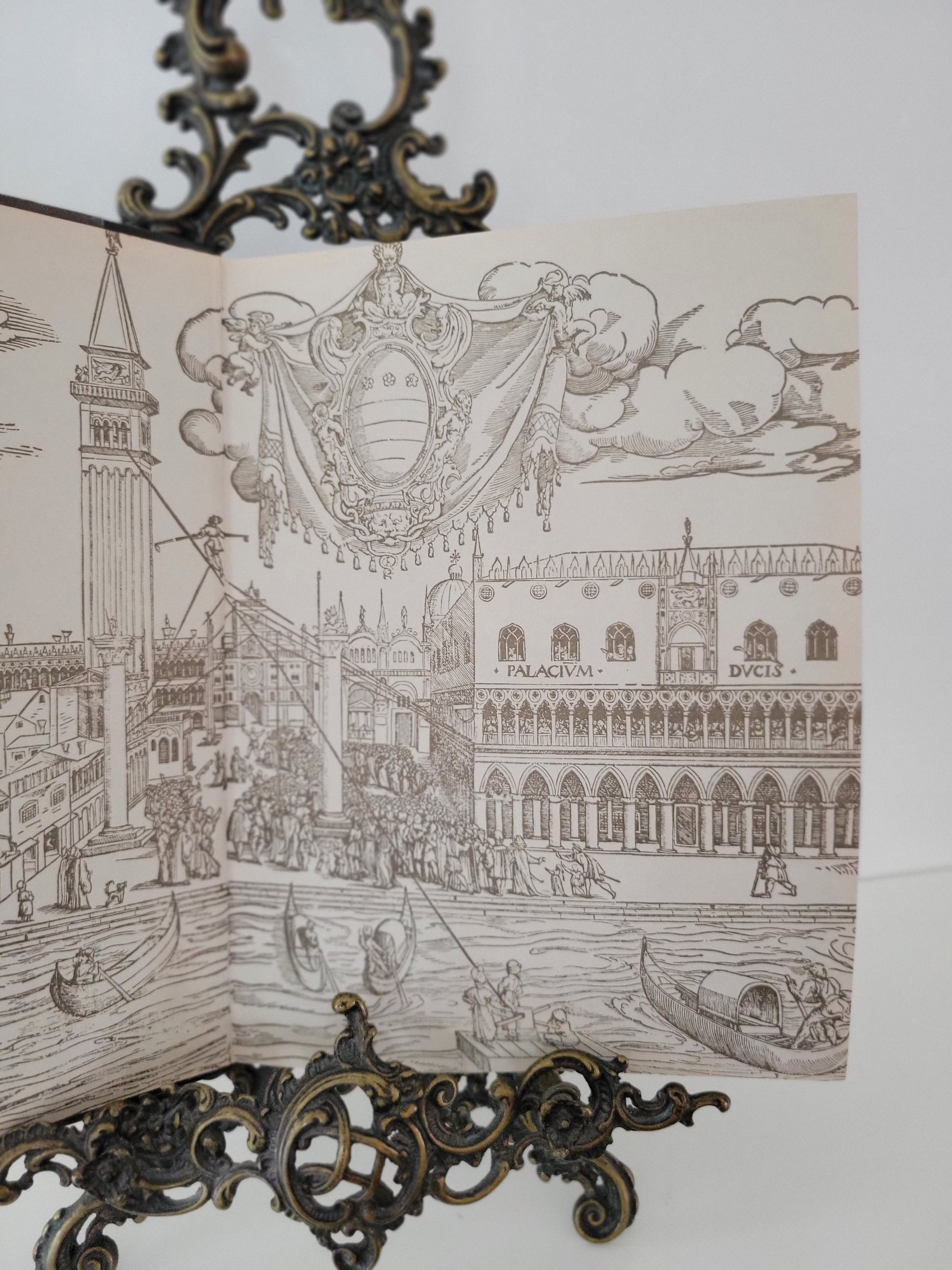 Vintage French Art History Book — view 3