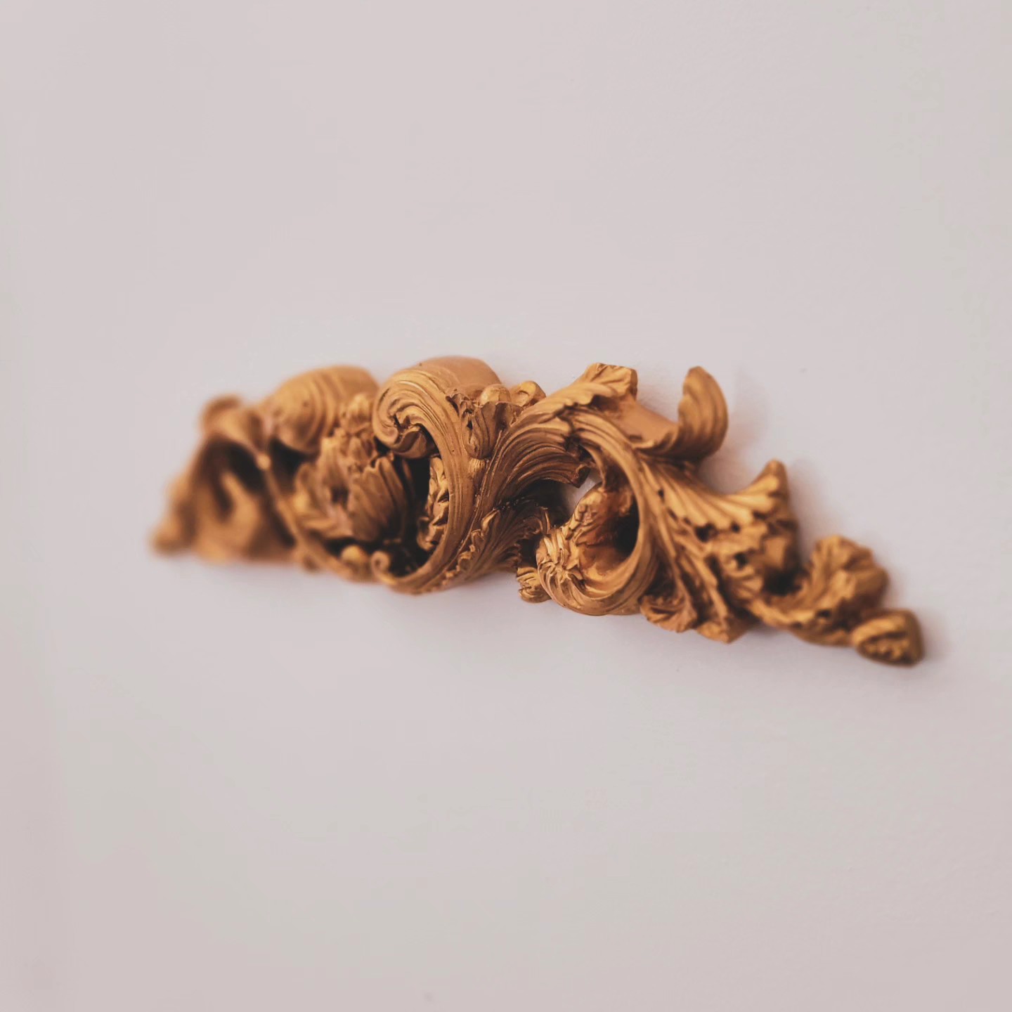 Ornate Gold Acanthus Wall Pediment