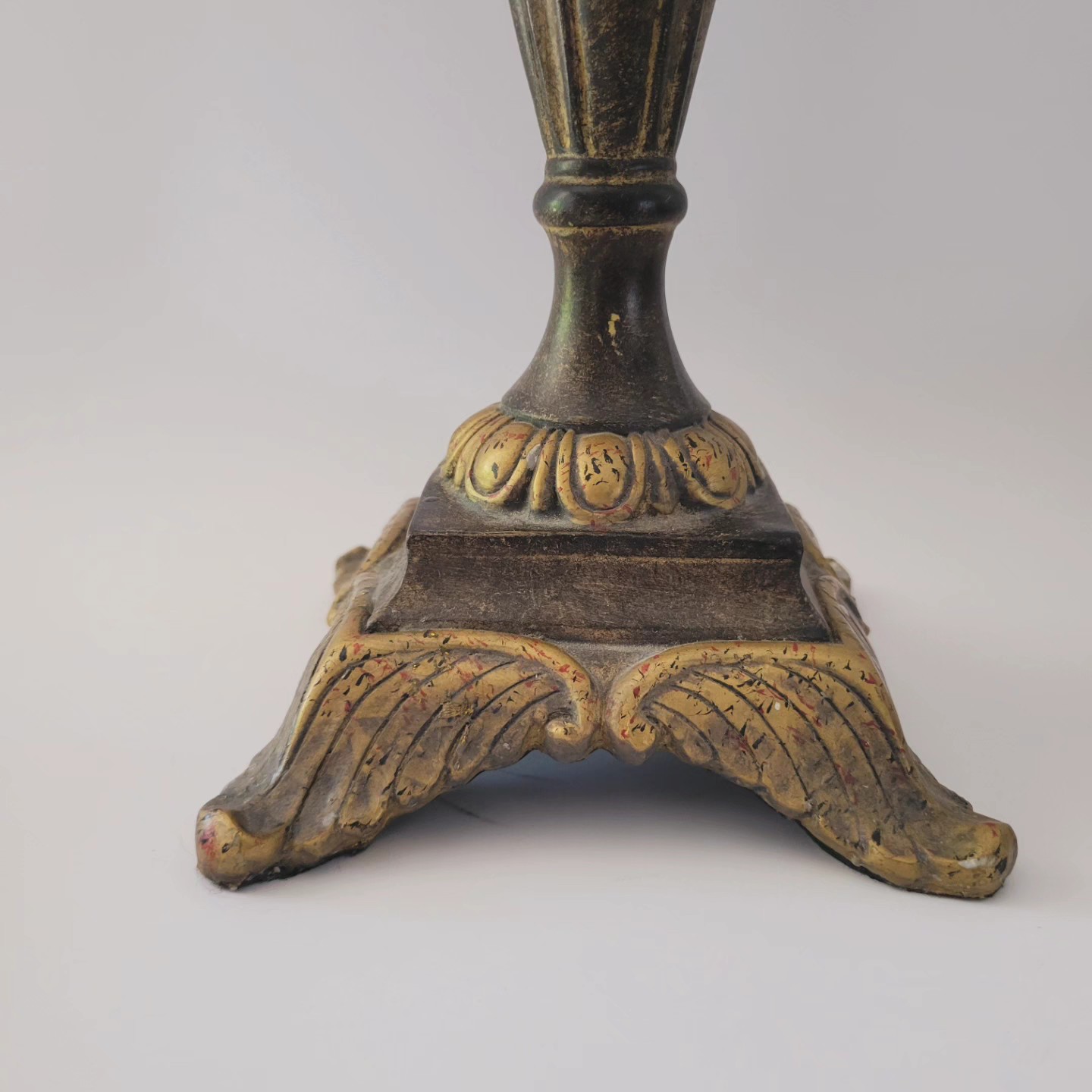 Neoclassical-Style Resin Pedestal Riser — view 3