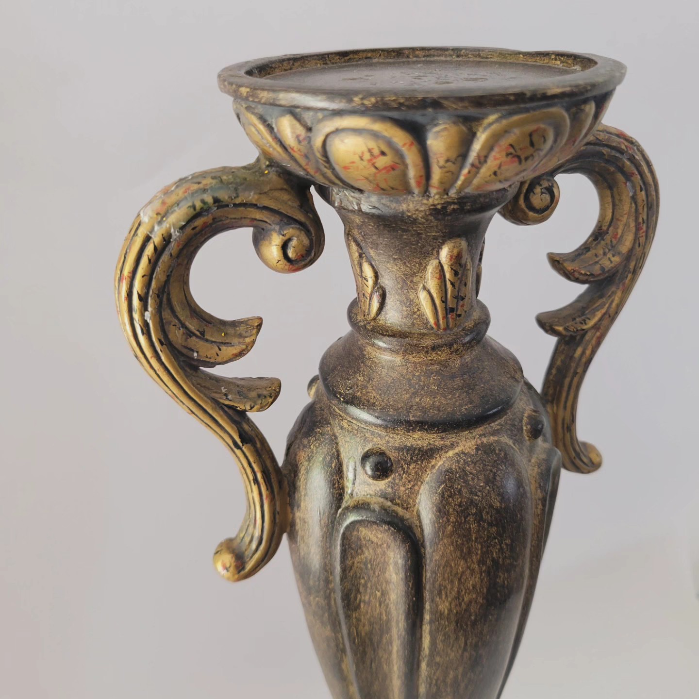 Neoclassical-Style Resin Pedestal Riser — view 4