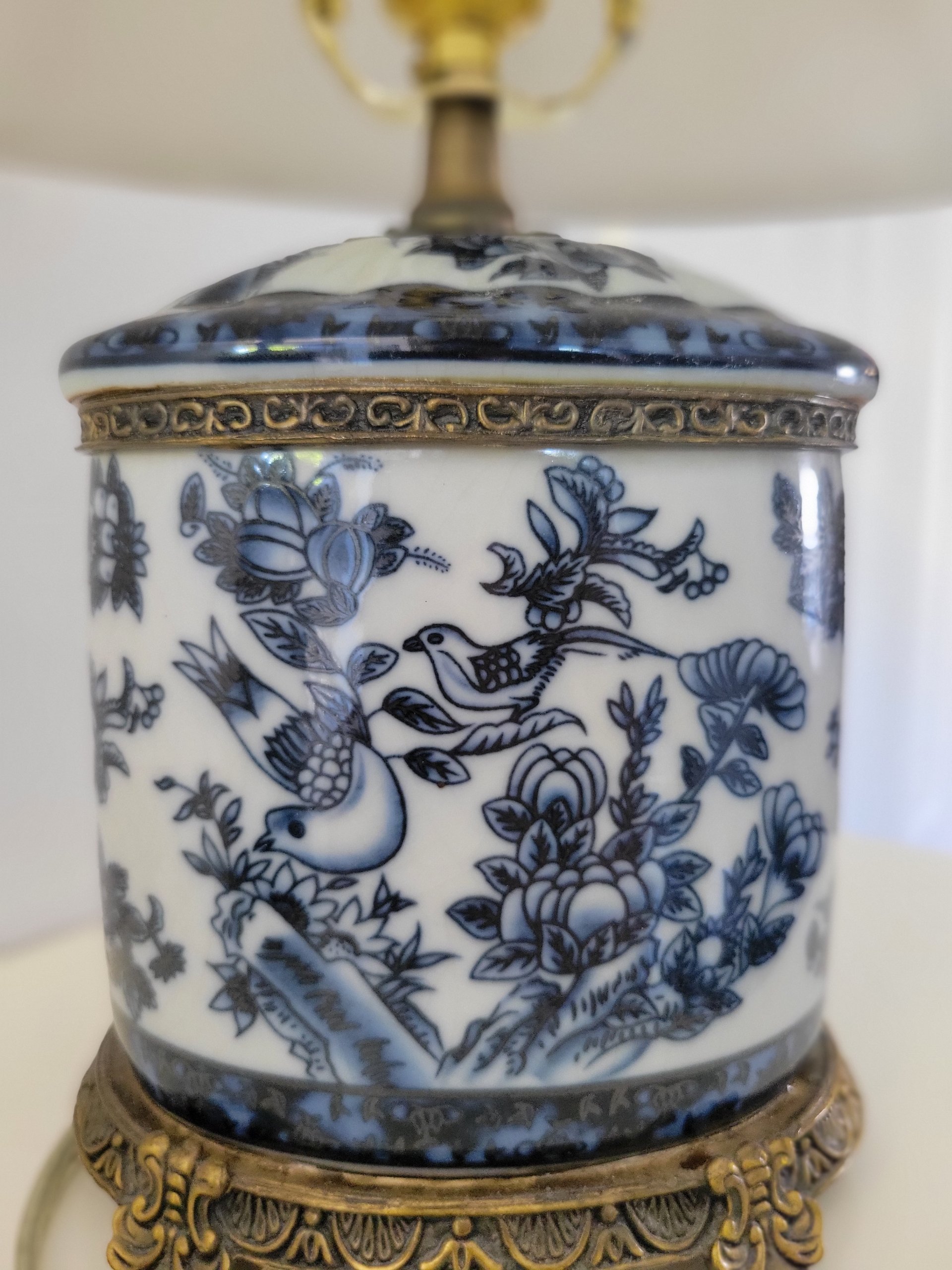 Pair of Vintage Blue & White Chinoiserie Porcelain Table Lamps — view 6
