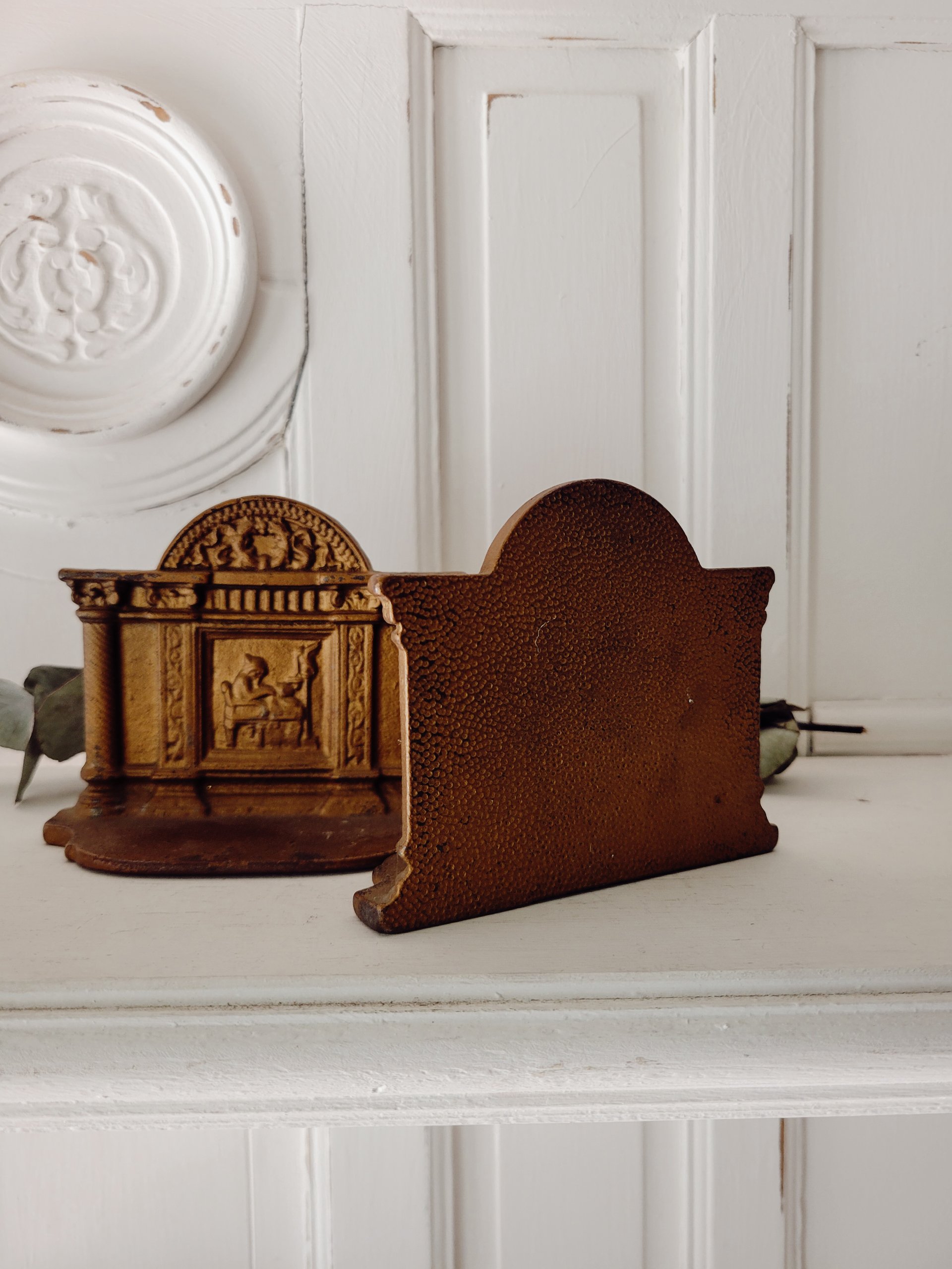 Vintage Hubley Cast Iron Bookends — view 3