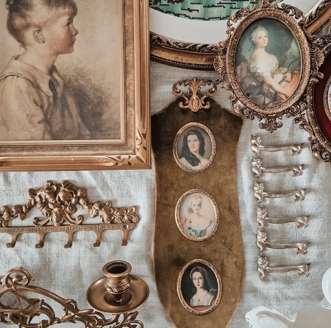 Echoes From the Parlor